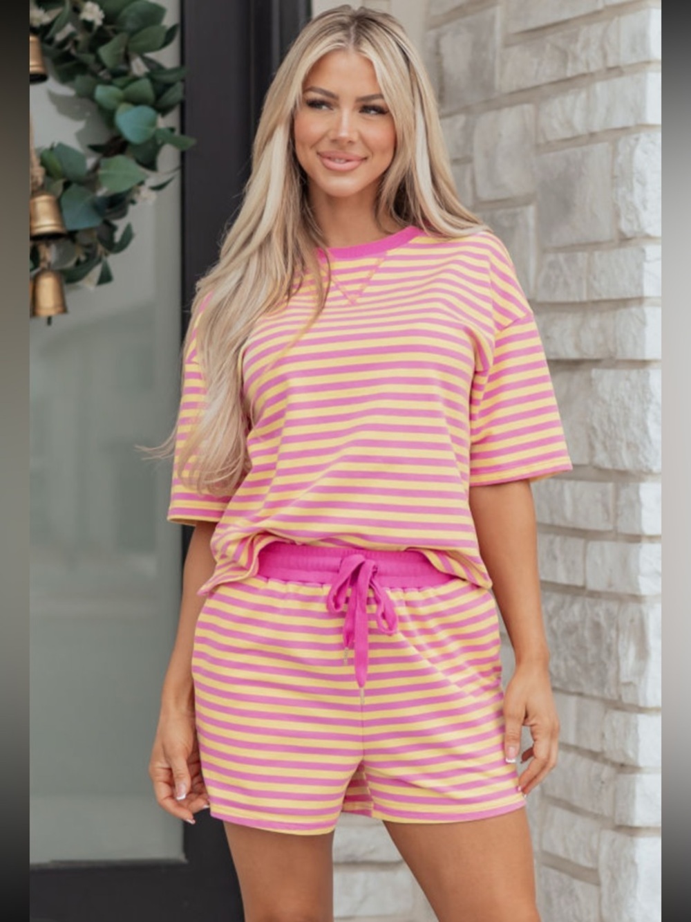 1095. Short sleeve striped shorts set in pink and yellow - Picture 2 of 4